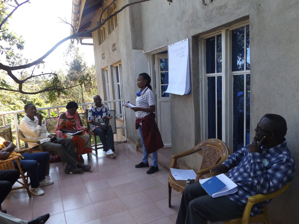 Une séance de Focus Group à Ihusi, territoire de Kalehe dans le Sud-Kivu en août 2021(équipe GREC-Unikin)